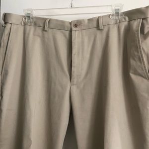 Mens khaki brand Haggar. 40x30